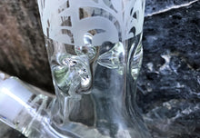 16" Beautiful, Etched Fleur de Lis Design on Thick Glass Beaker Bong w/14mm Clear Diamond Bowl
