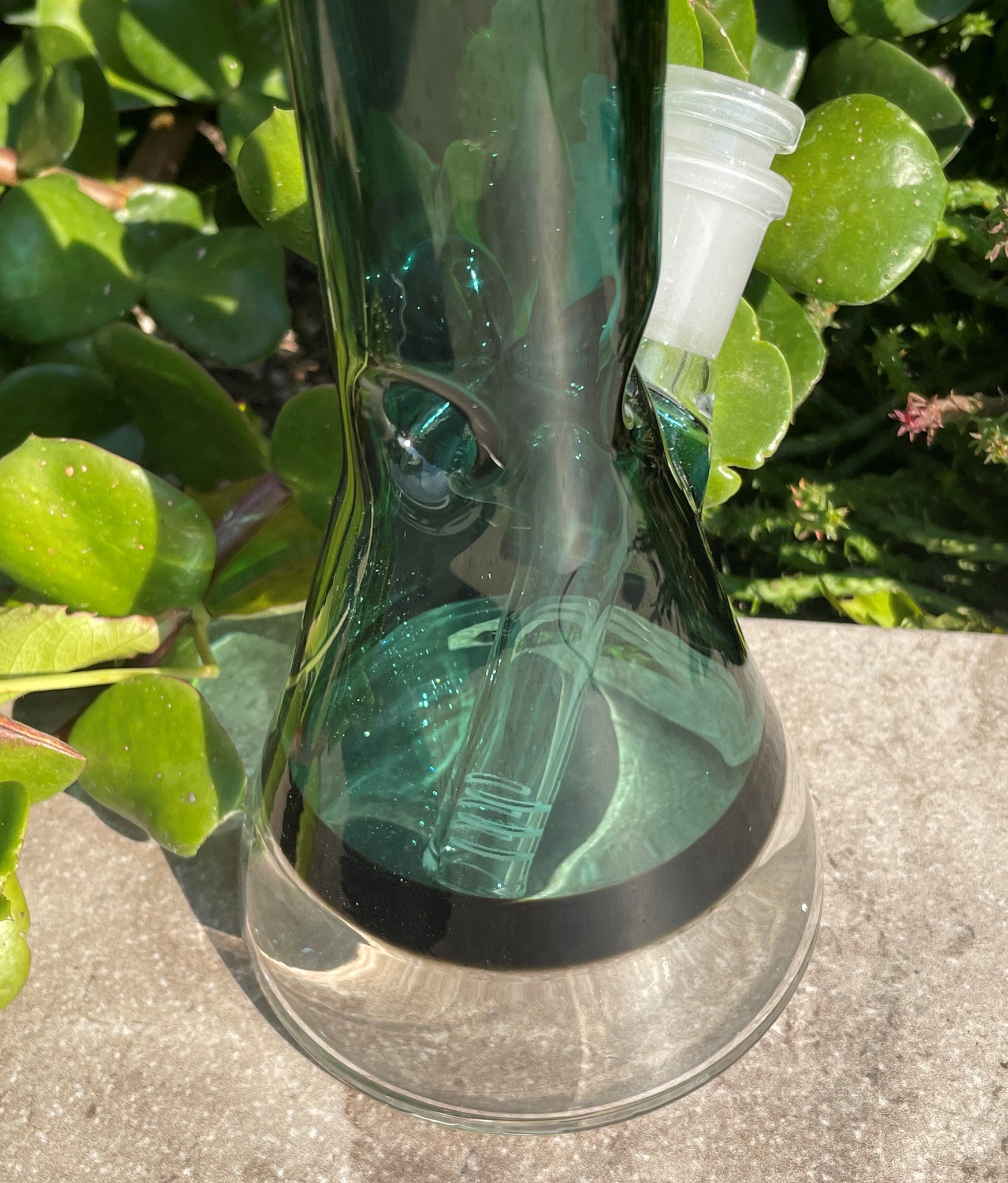 direkte damp Artifact 10" Thick Green & Black Glass Beaker Bong Black Bowl - Take Me Out